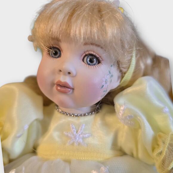 Daisyetta Fairy Tot Marie Osmond Collectible Porcelain Doll - Picture 2 of 3